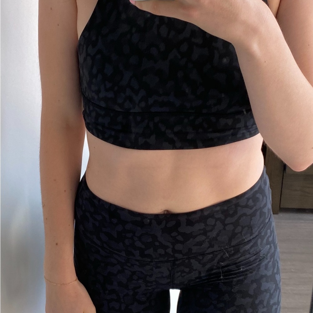 Lululemon Athletica Black Patterned Shorts set